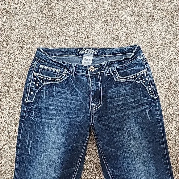 REVOLT SIZE 8 - Picture 2 of 6